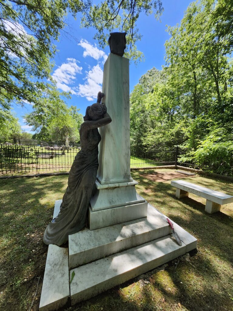 Letohatchee Rogers Cemetery Statue Tomb